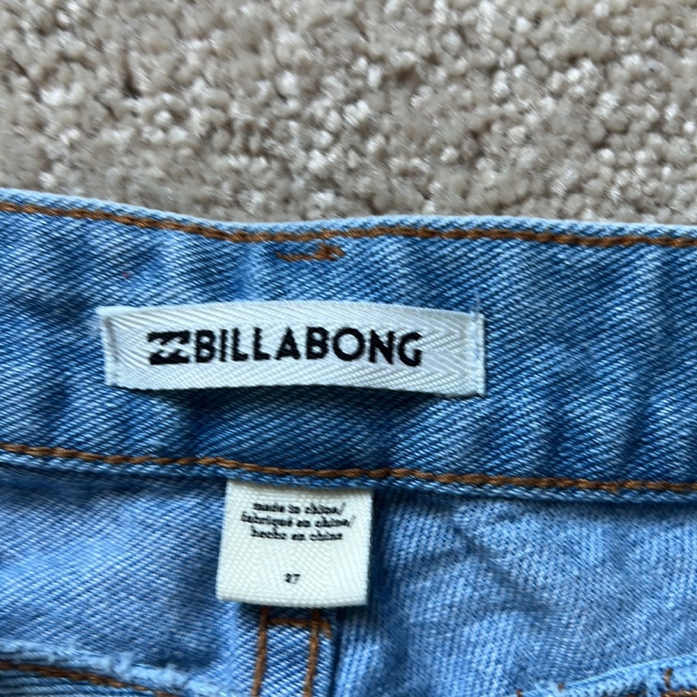 BillaBong Jean Shorts - Picture 2 of 2